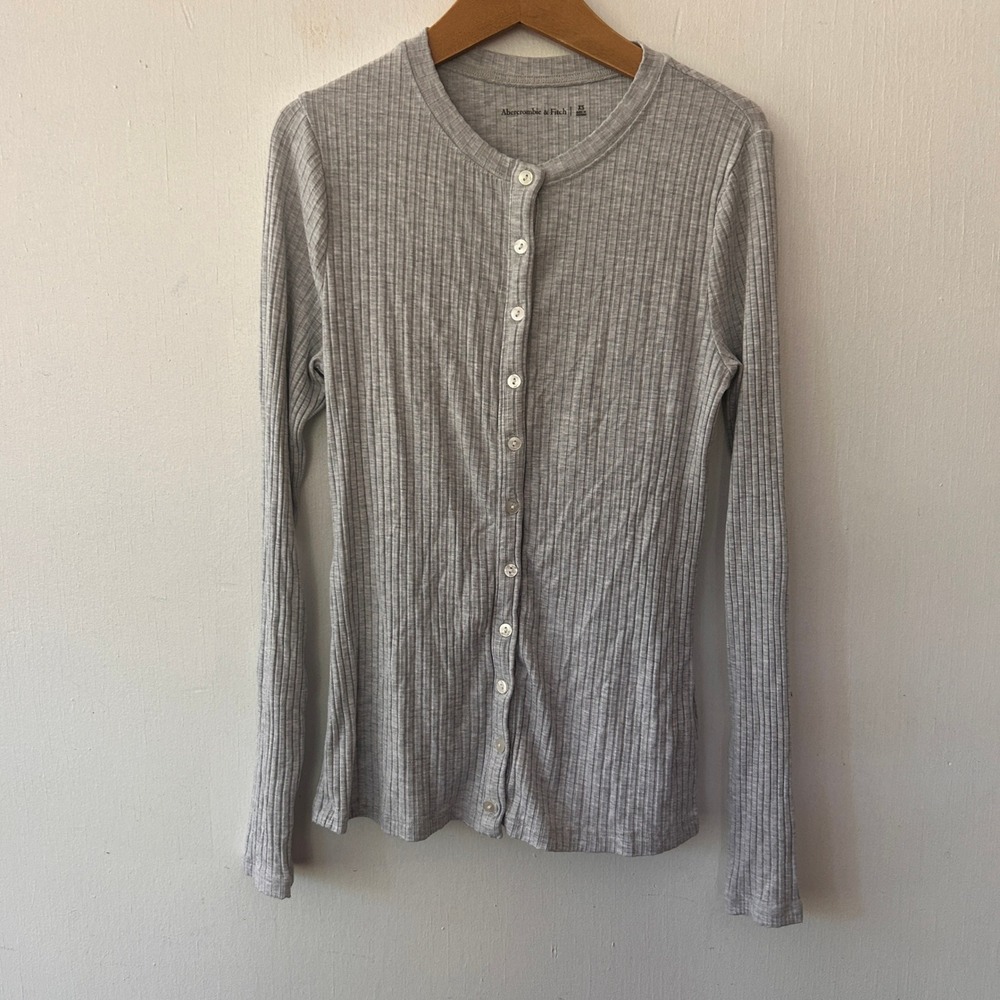 Abercrombie & Fitch Button Front Top Women XS Grey Ribbed Long Sleeve Staple